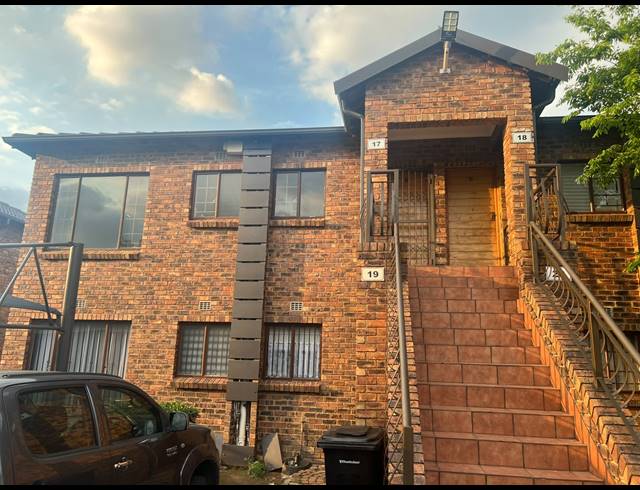 2 bed property to rent in SONNEVELD
